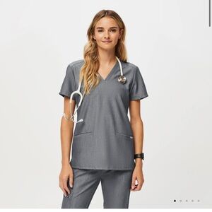 FIGS Technical Collection Casma Scrub Top Size XL Graphite Grey